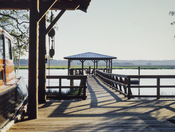 ben-affleck-georgia-mansion-for-sale-dock-1528138049 ben-affleck-georgia-mansion-for-sale-dock-1528138049