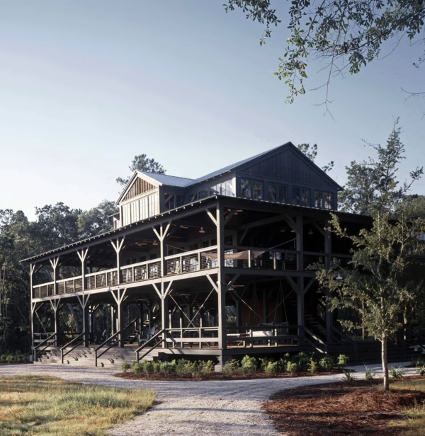 ben-affleck-georgia-mansion-for-sale-oyster-house-1528137900 ben-affleck-georgia-mansion-for-sale-oyster-house-1528137900